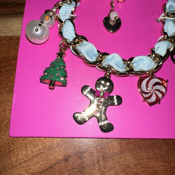 Betsey Johnson Women’s Charm Bracelet Christmas Inspired - Picture 4 of 8